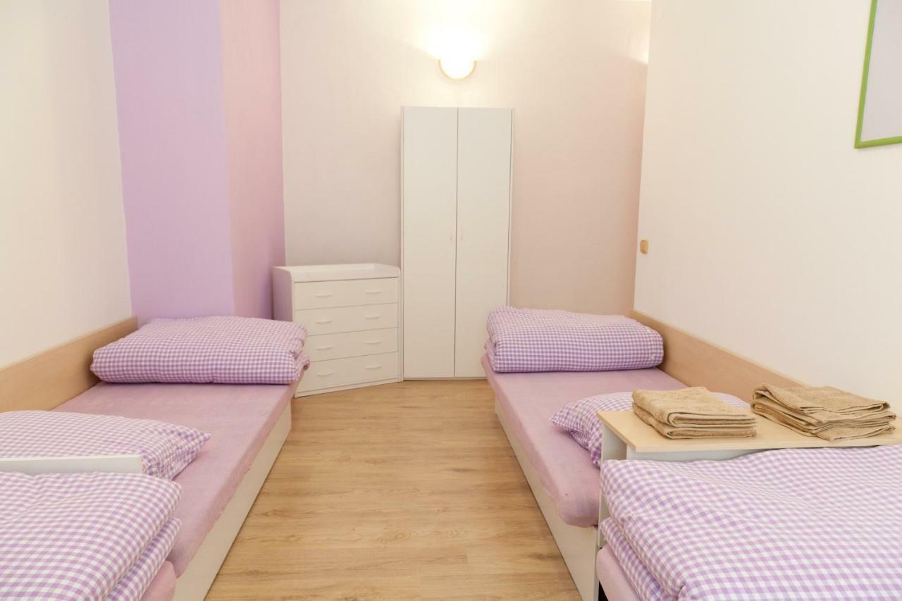 Restaurace penzion Pod Šumárníkem Tvarozna Lhota Exterior foto