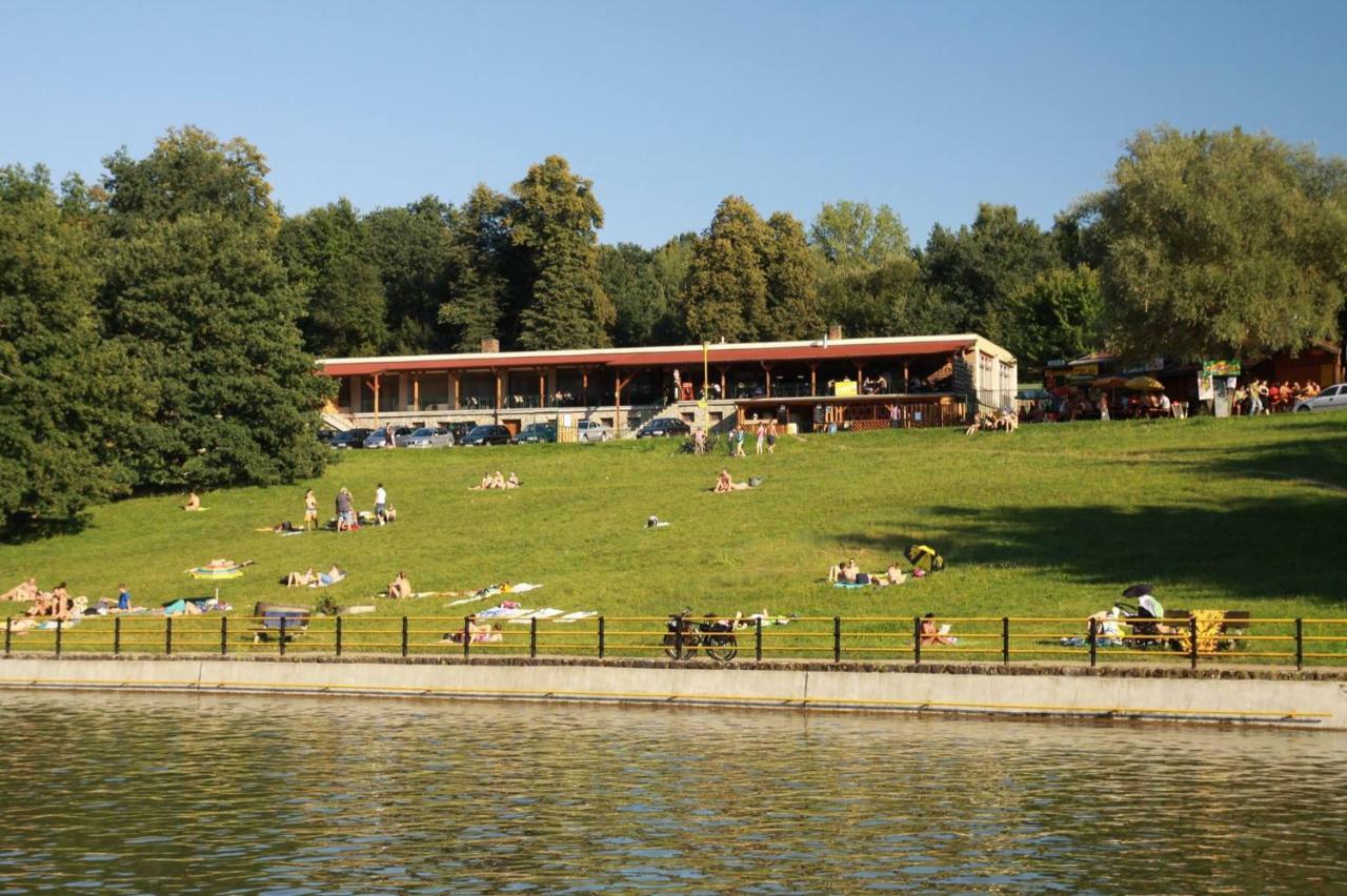 Restaurace penzion Pod Šumárníkem Tvarozna Lhota Exterior foto